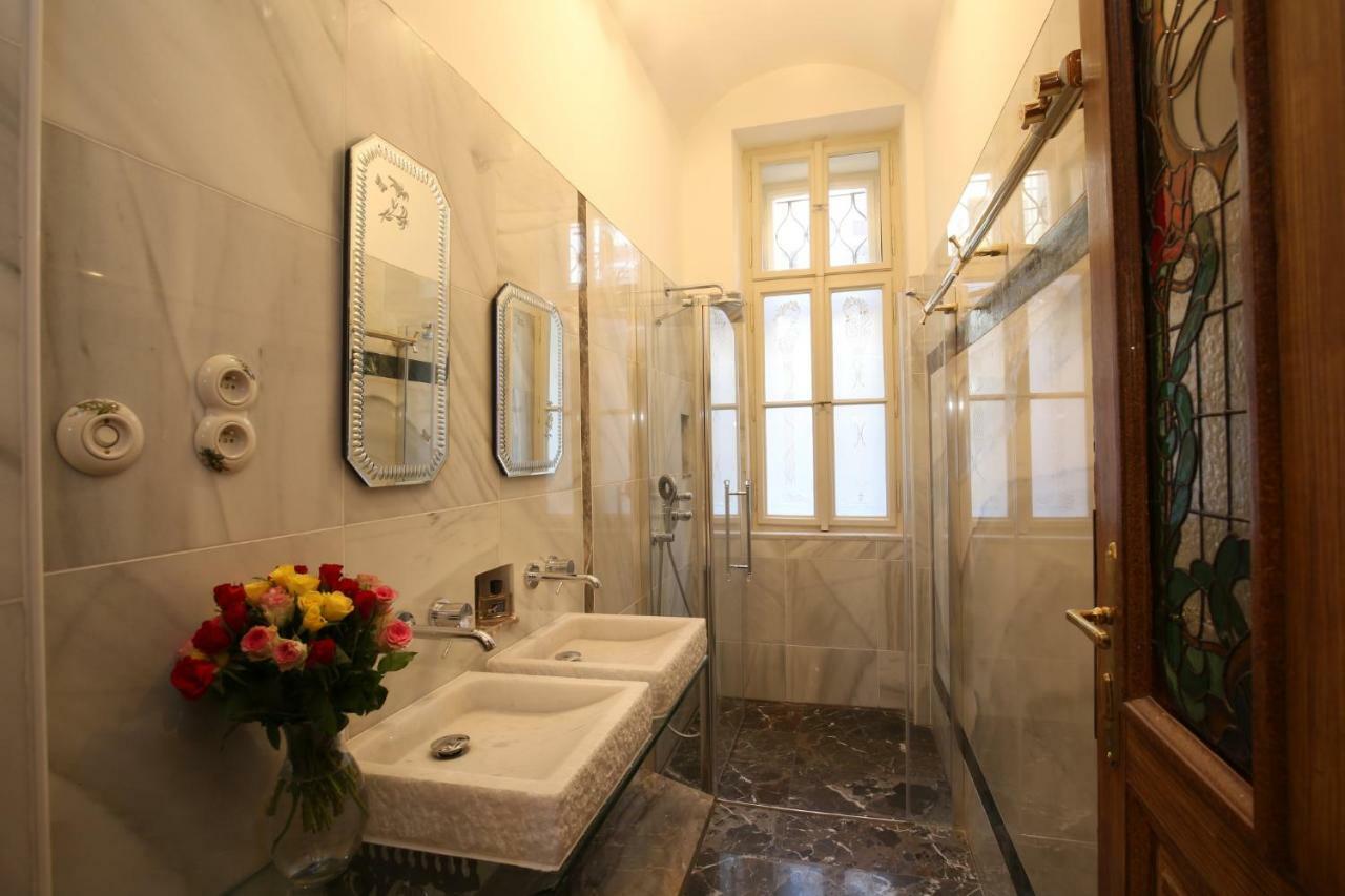 Apartman Dalia Janáčkovo nábřeží Praga Exterior foto